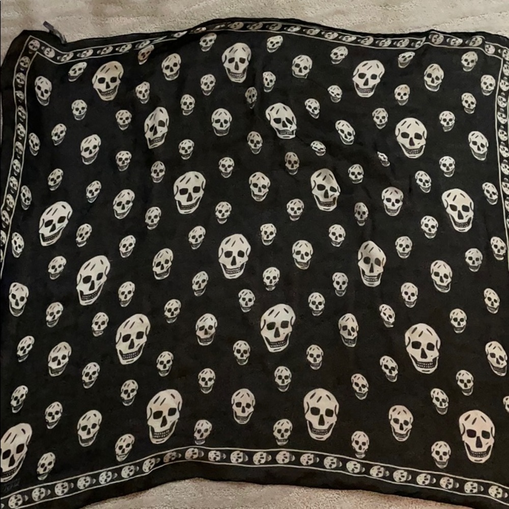Black and White Alexander McQueen scarf